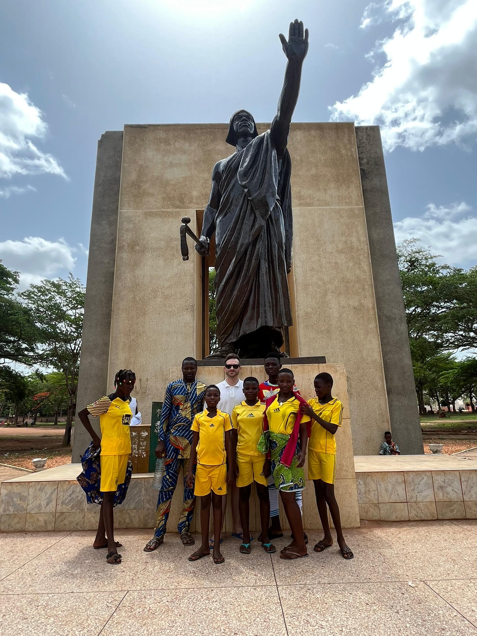 La statue du Roi BEHANZIN à Abomey, Goho